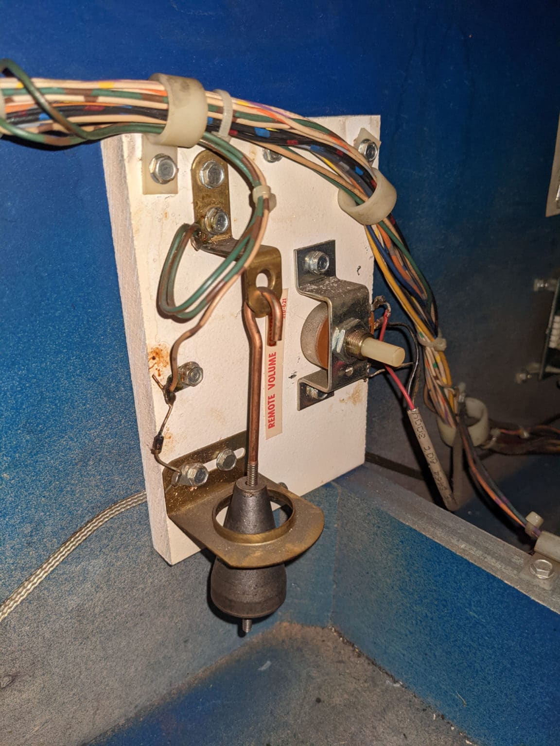 Pinball for Dummies Anatomy of a Pinball Machine Major Components