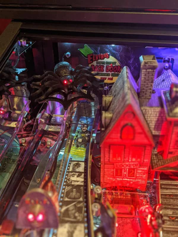 Elvira’s House of Horrors Illuminated Spider Mod