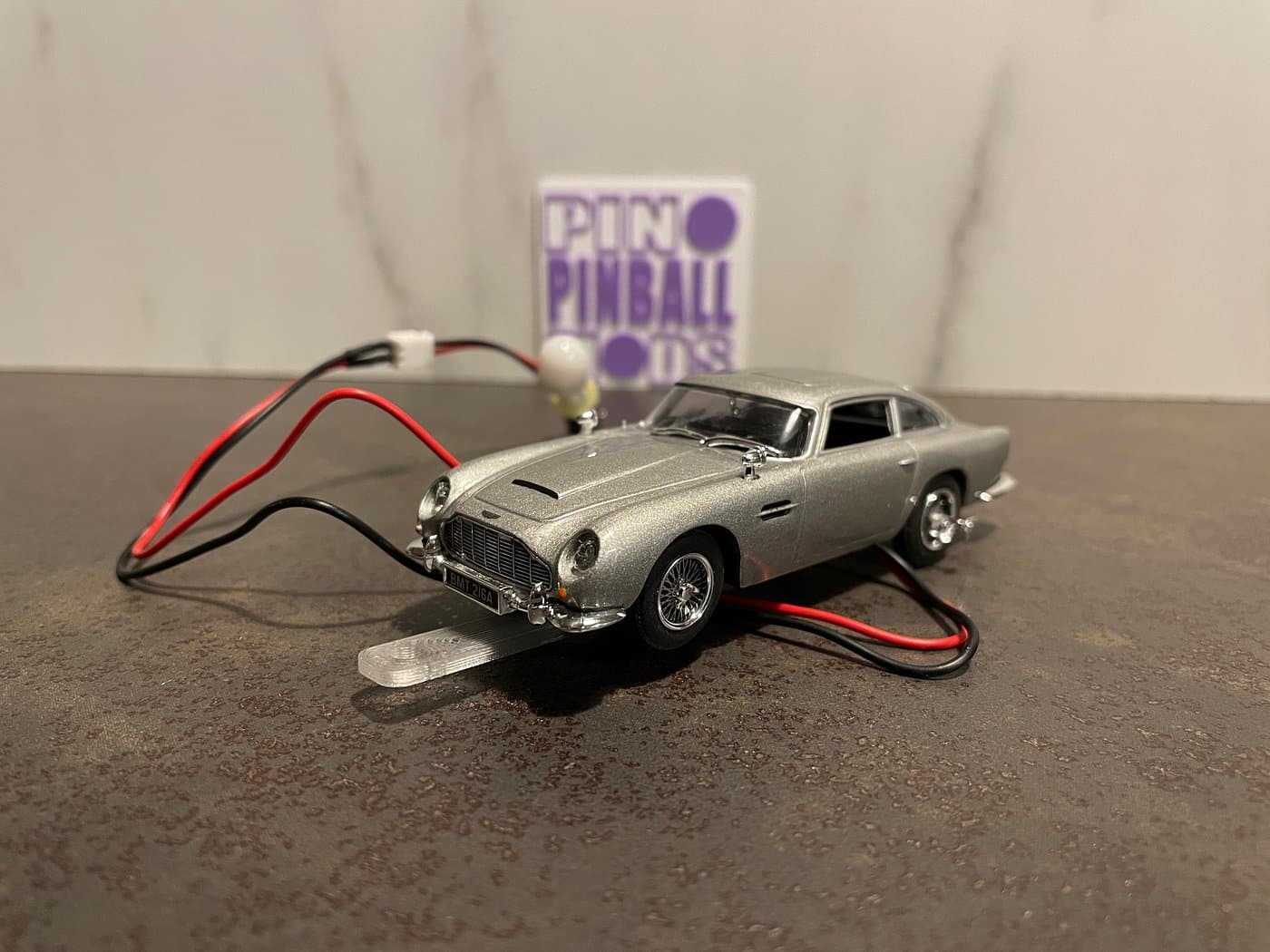 James Bond 007 Aston Martin DB5 1964 with Lights